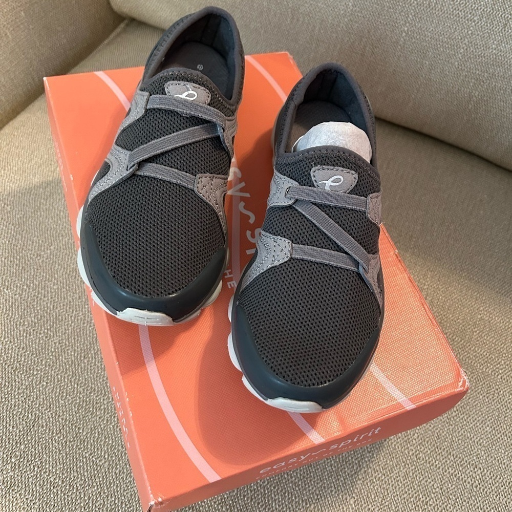 Easy Spirit Riptide Clogs size 5 dark grey NWT